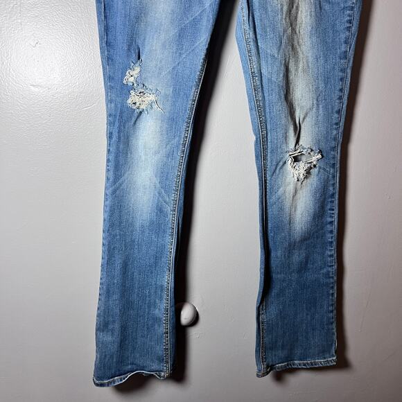 ✨Refuge size 14 women's Slim Bootcut Distressed Jeans Light Wash  Stretch Denim - Picture 8 of 9